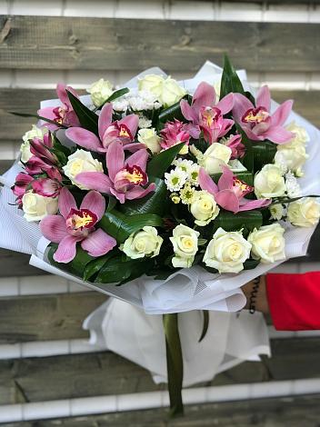 Букет цветов из: Розы и Хризантемы в Шудаяге