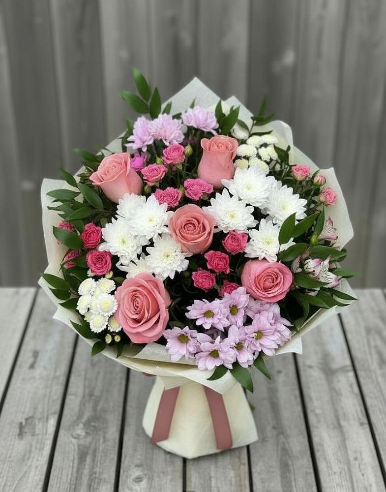 Букет цветов из: Альстромерии, Гвоздики, Розы и Хризантемы в Шудаяге