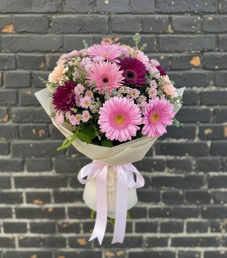 Букет цветов из: Герберы и Хризантемы в Шудаяге