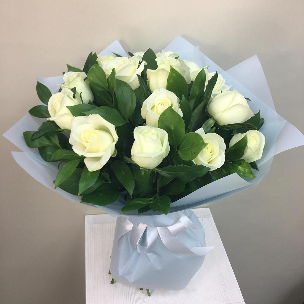 Букет 15 Белых роз Проуд в Шудаяге