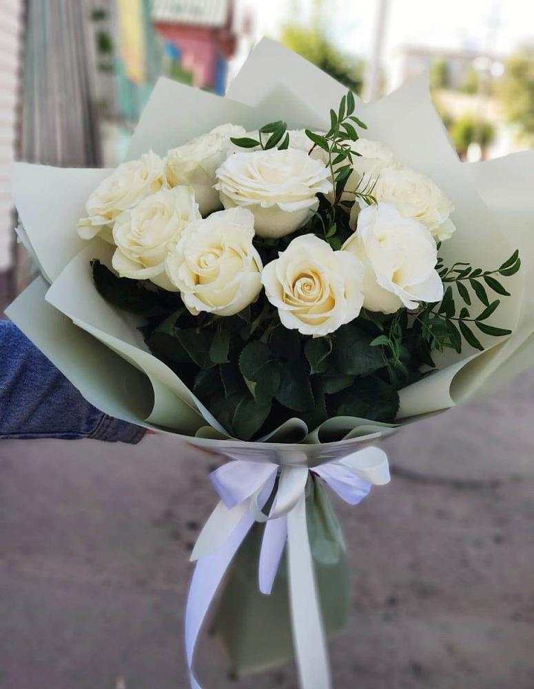 Букет Белые розы Проуд в Шудаяге