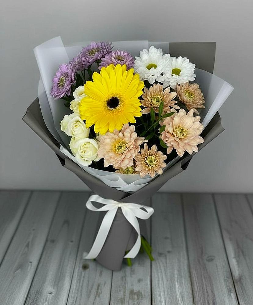 Букет цветов из: Розы, Герберы и Хризантемы в Шудаяге