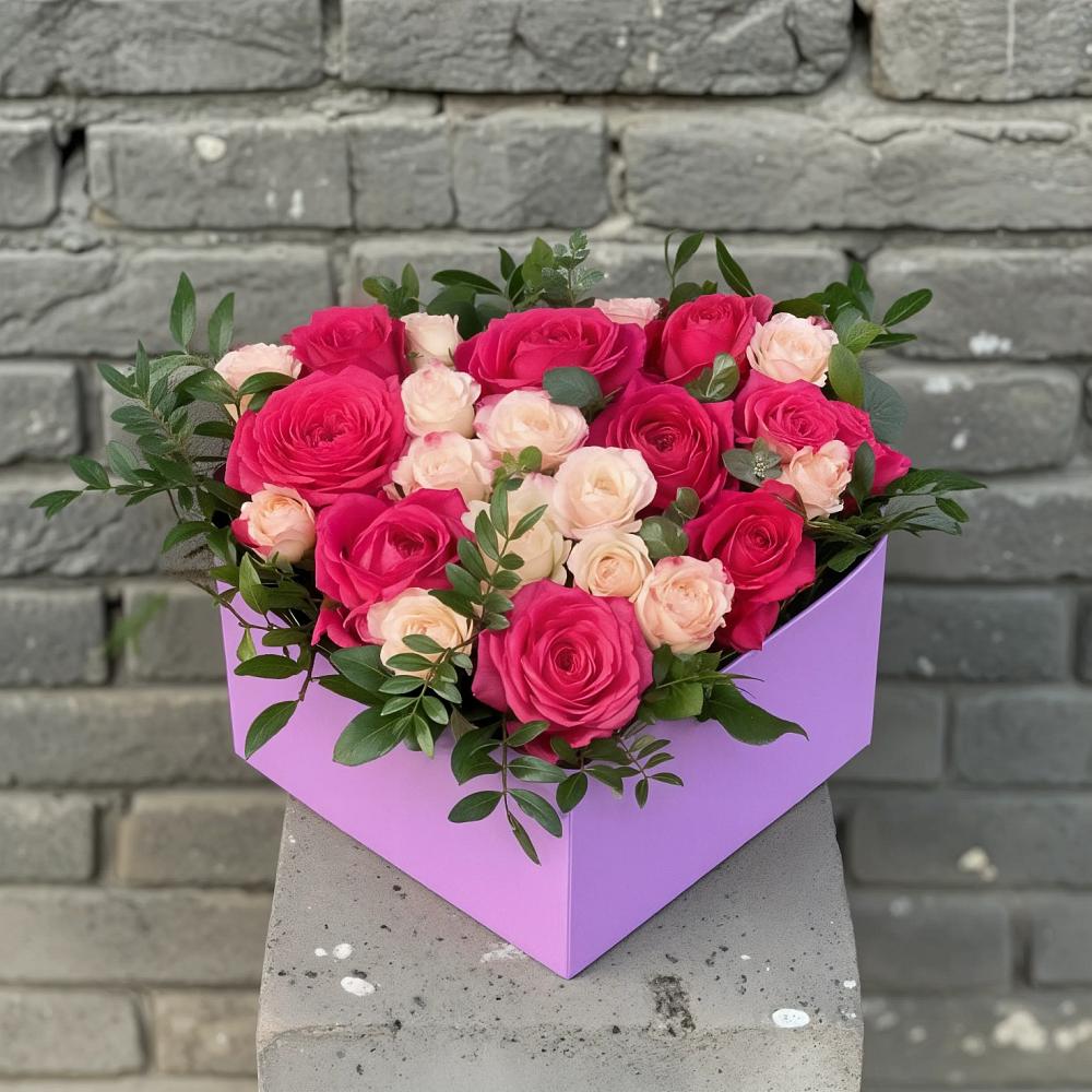 Цветочная композиция из Розы в коробке в Шудаяге