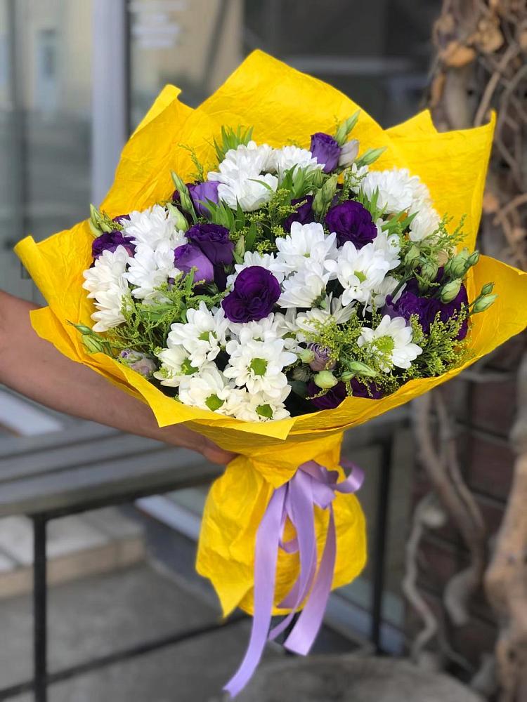 Букет цветов из: Ирисы, Хризантемы и Ромашки в Шудаяге