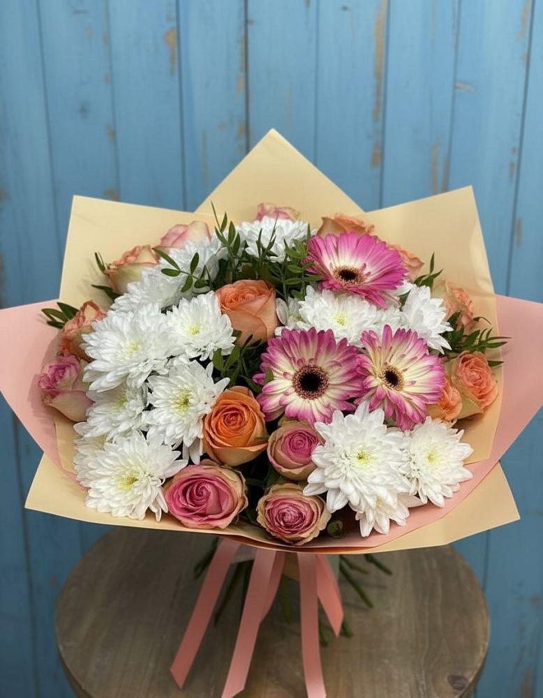 Букет цветов из: Розы, Герберы и Хризантемы в Шудаяге