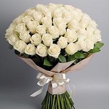 Букет 101 беля роза Белоснежка в Шудаяге