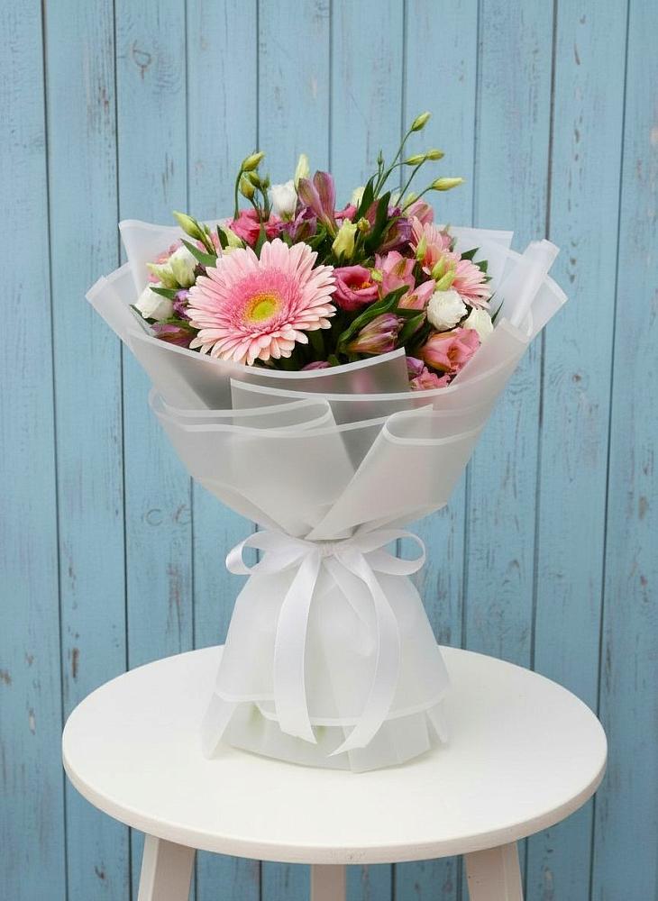 Букет цветов из: Герберы, Альстромерии и Лизиантусы в Шудаяге