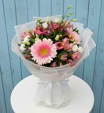 Букет цветов из:  Герберы, Альстромерии и Лизиантусы #REPLACE_PRED# Шудаяге