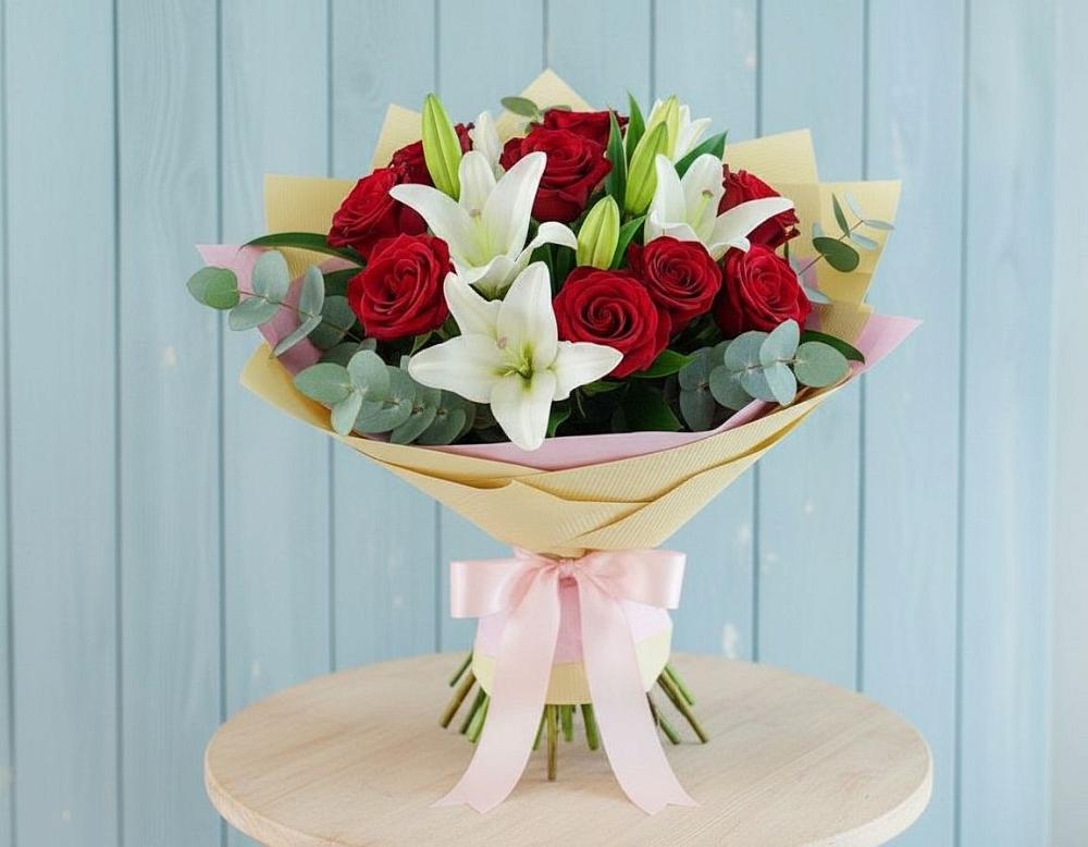 Букет цветов из: Лилии и Розы в Шудаяге